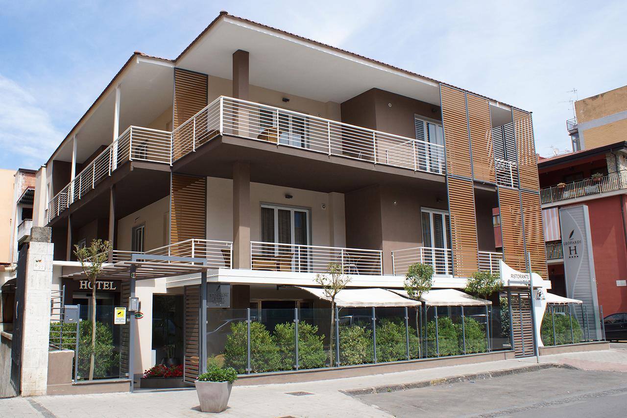 Hotel Leopardi Pomigliano d'Arco Exterior photo